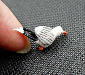 1shopforyou seagull figurines lightweight and easy to reposition.