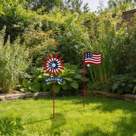A ANLEOLIFE patriotic garden ornament complements courtyards, raised beds, and landscapes.