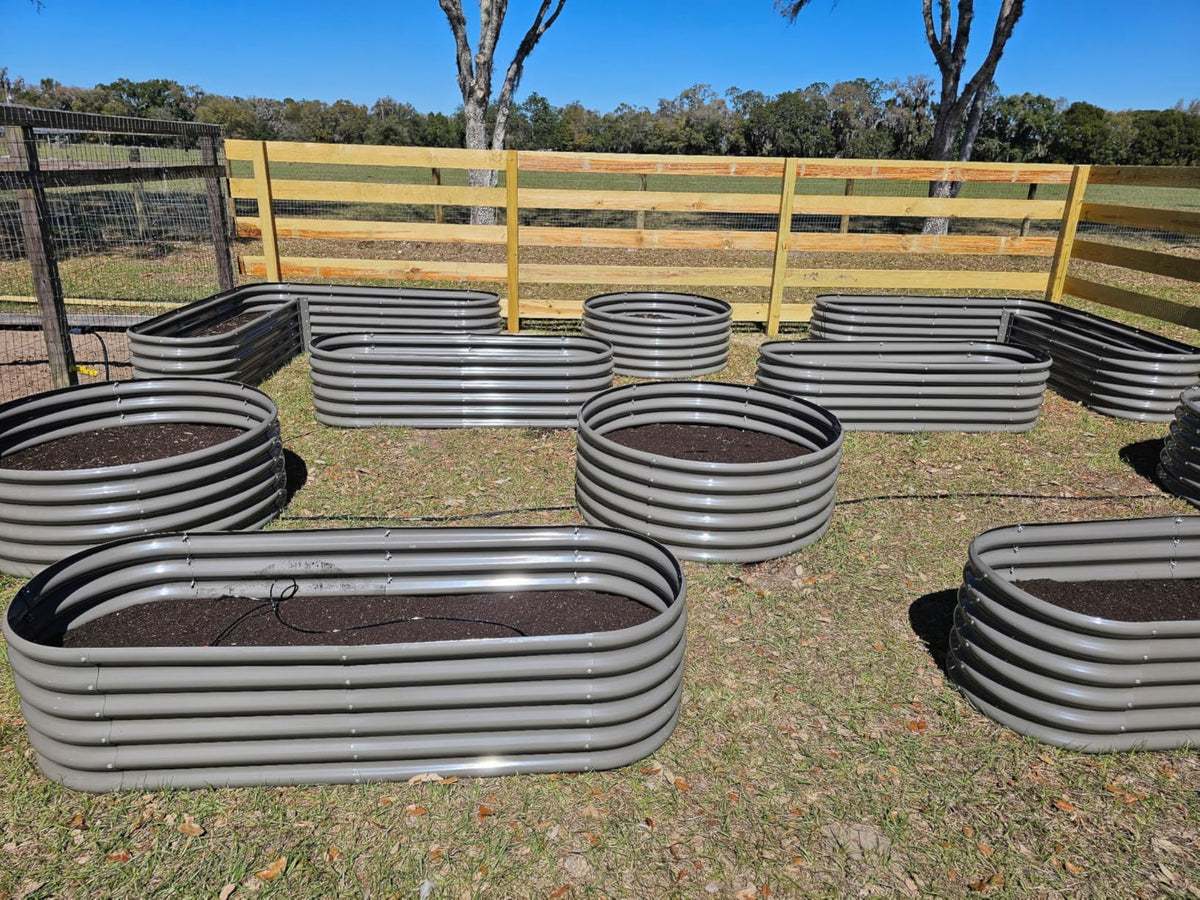 A ANLEOLIFE Heart-Shaped Garden Bed open-bottom design promotes drainage.