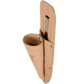 A.M. Leonard sheath belt-clip view highlighting quick-access garden carry