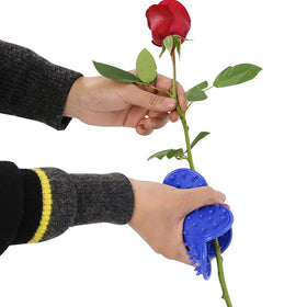 Acronde rose-stripper-3pc-blue-green enables quick, clean thorn removal.