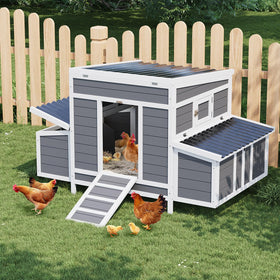 ActiveTrail coop waterproof roof keeps interior dry during rain and snow.