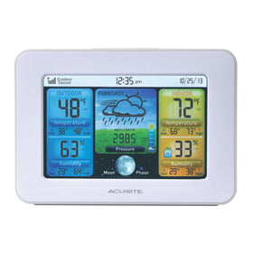 AcuRite 02041M auto-dimming display adapts brightness for comfortable viewing day or night.