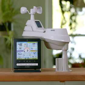 AcuRite Iris barometer with self-calibrating pressure trends