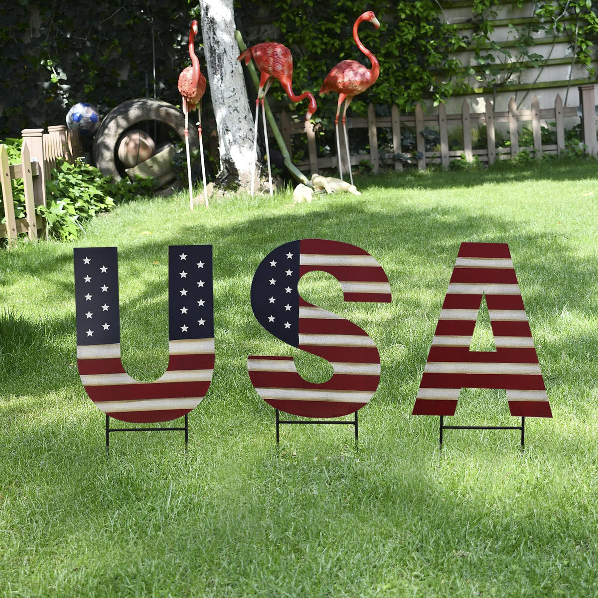 Aecipl U letter sign for patriotic lawn display.