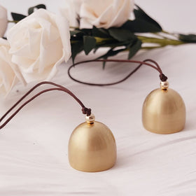 Afiaiwei two-piece brass bells suitable for office or hotel decor.