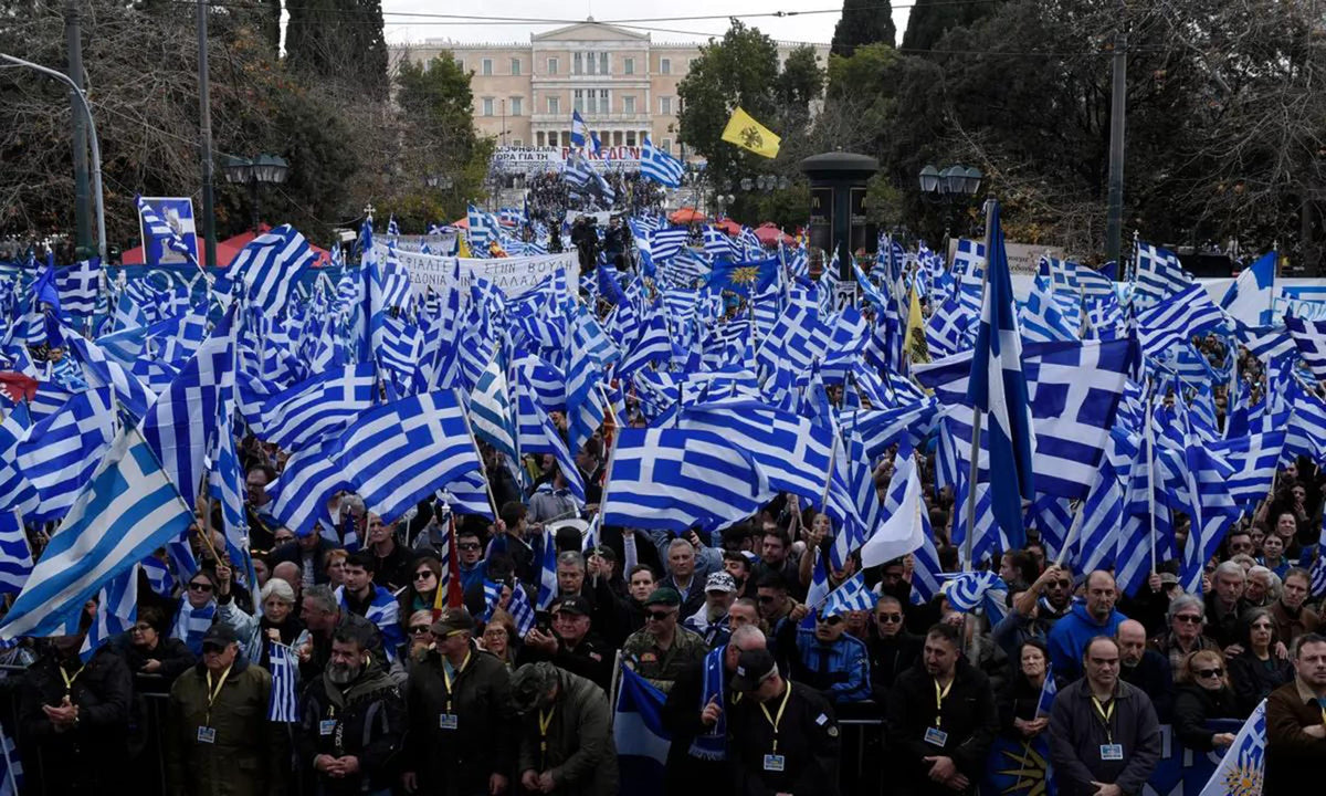 AGUIFLGS Greece flag color-dyeing delivers vibrant hues with minimal fading.