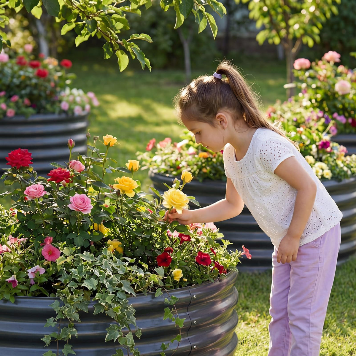 AHEONLAR outdoor bed resists corrosion for years of gardening.