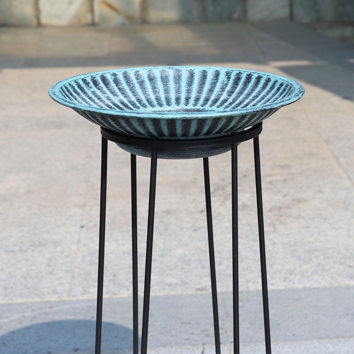AIHAOKAN black-metal-finish-stand complements modern home decor.