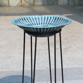AIHAOKAN black-metal-finish-stand complements modern home decor.