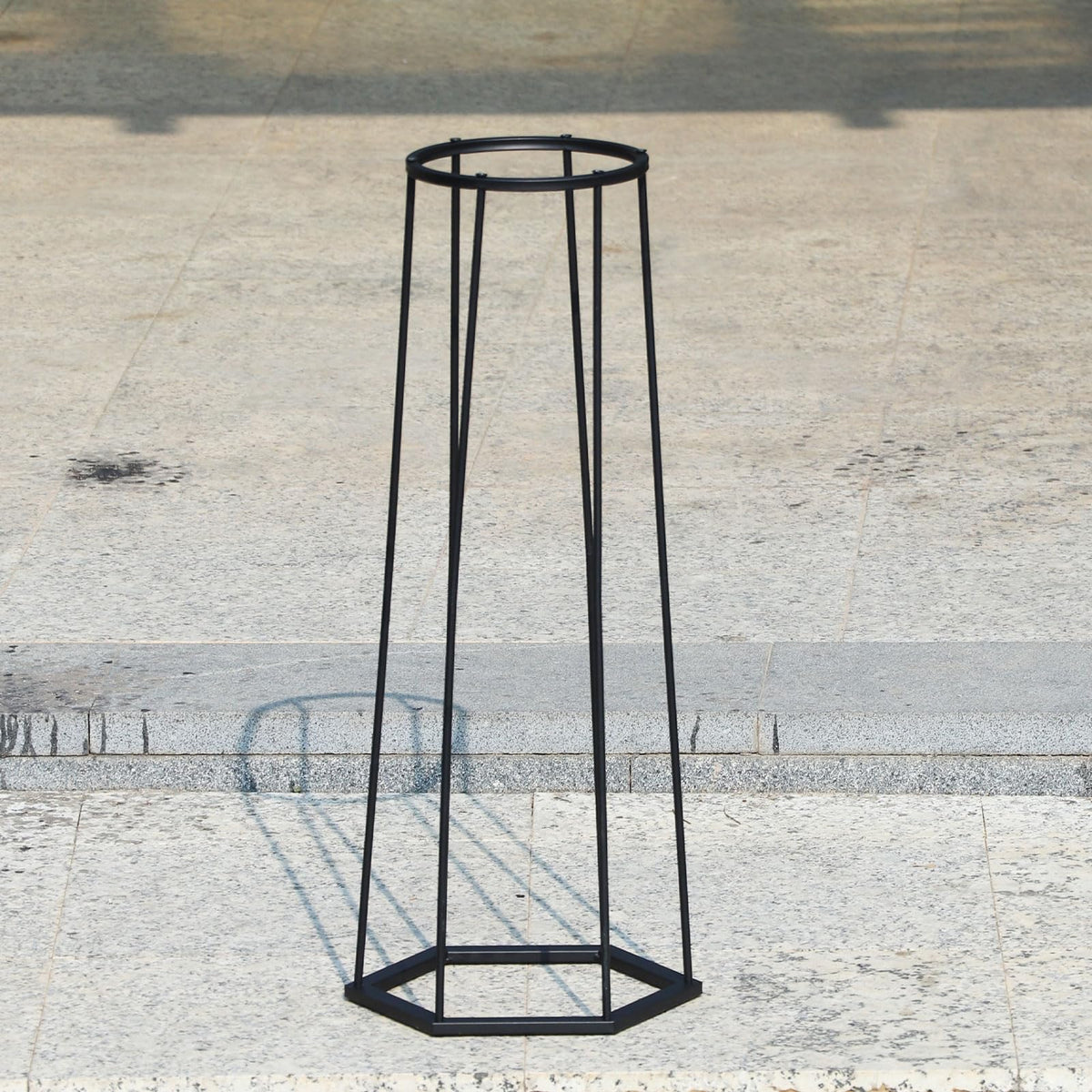 AIHAOKAN multi-function stand ideal for bird baths or flower pots.
