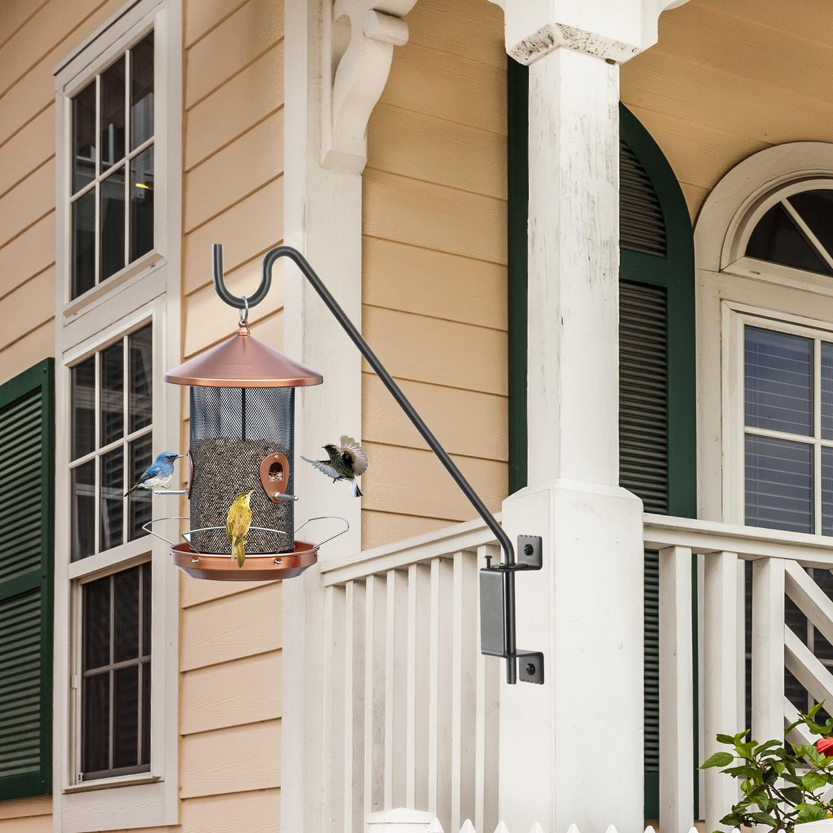 AILIN YELOKIE matte black finish blends with any outdoor decor.