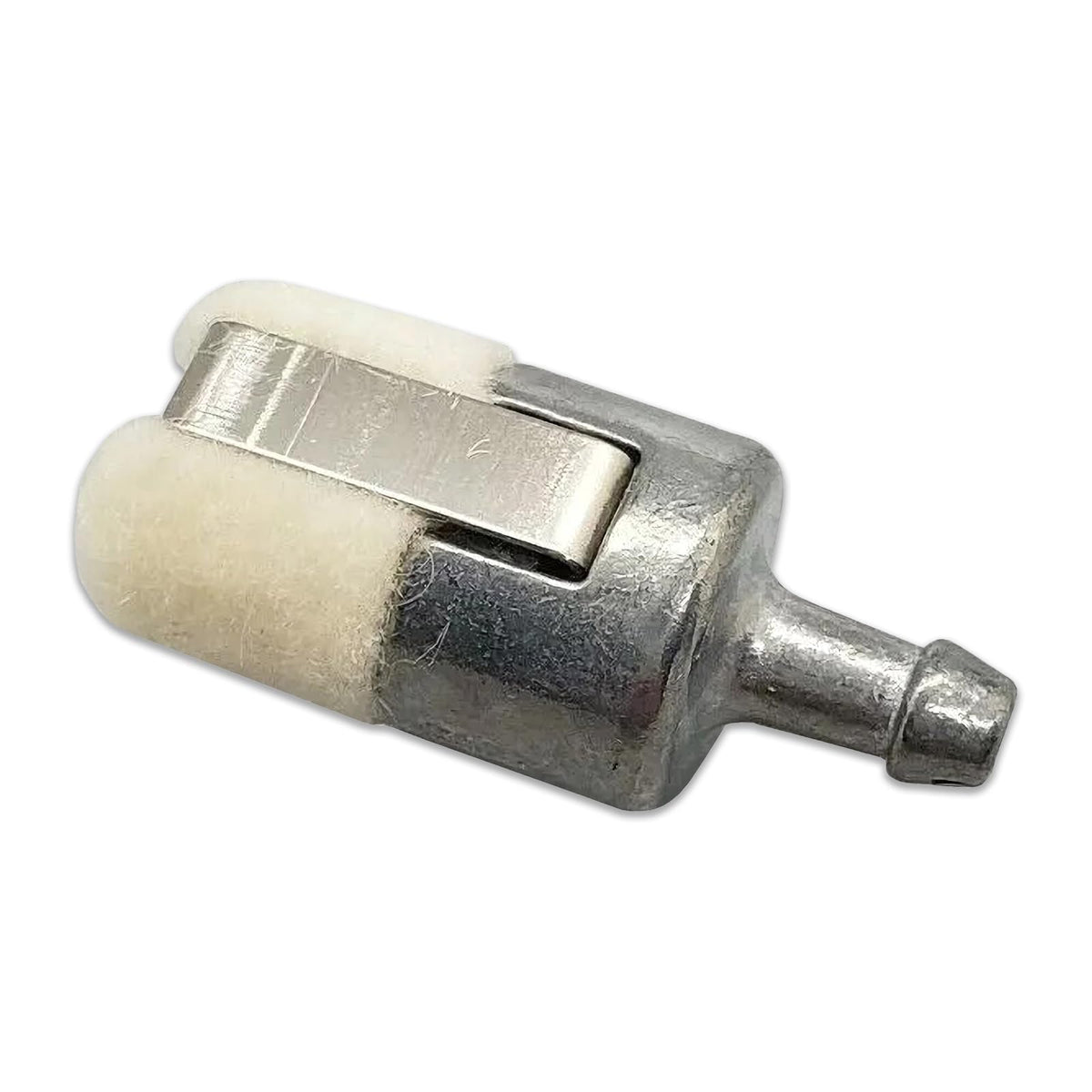 Packaging image of ALEVAK fuel filter kit ready for replacement.