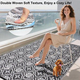 Alfolo rug with webbing edges for durable, fray-free outdoor use.
