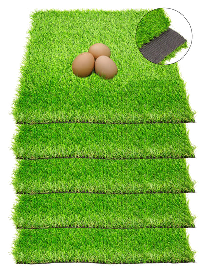 Alivani chicken nesting pad texture close-up showing plush bedding for hens