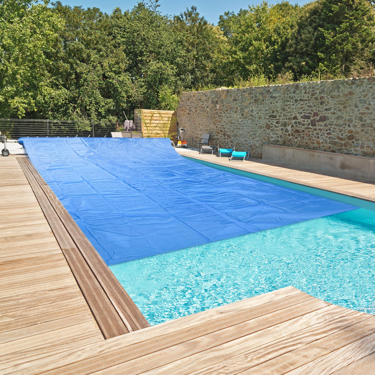 Allaren blue bubble pool cover made of durable high-density PE material