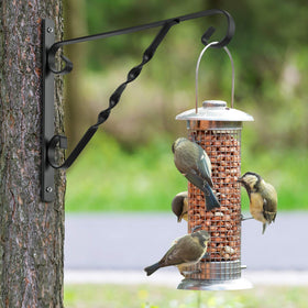 AMAGABELI GARDEN & HOME rust-resistant iron bracket stands up to rain and sun.