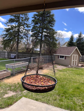 AMAURAS rust-proof weather-resistant metal construction withstands outdoor conditions.