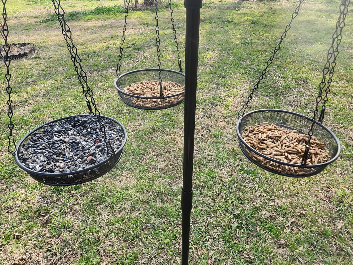 AMAURAS S-shaped hooks and three hanging chains offer stable installation.