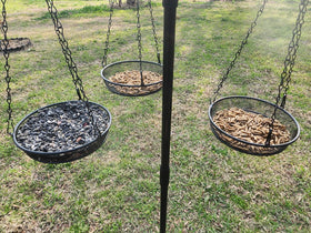 AMAURAS S-shaped hooks and three hanging chains offer stable installation.