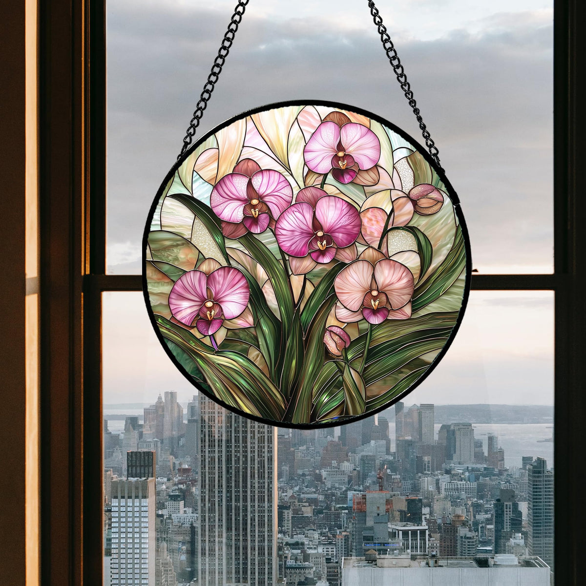 AMDERVEN suncatcher features detailed patterns that draw attention