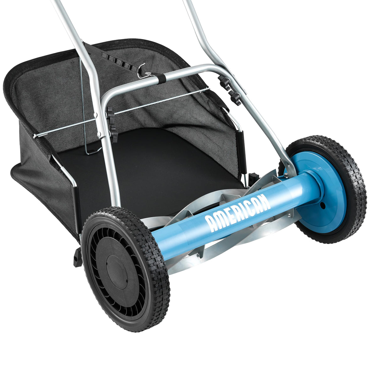 Quiet operation enables calm, comfortable mowing sessions with the reel mower.