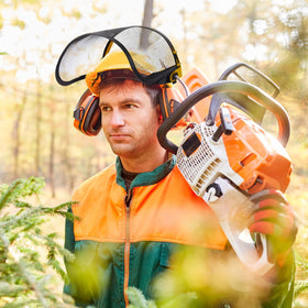 Amylove shield supports safer outdoor work for hobby gardeners