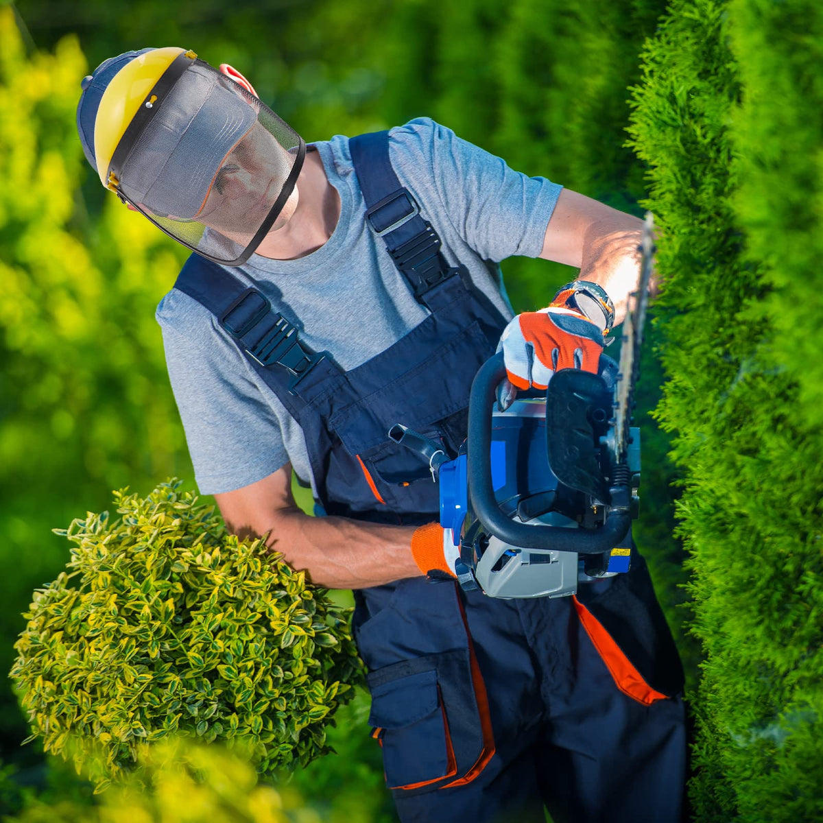 Amylove two-piece face shield set provides practical head protection during weed mowing