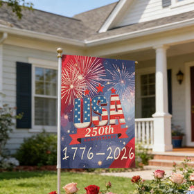 AnHdrFy front-door flag, perfect for Independence Day celebrations and family gatherings.