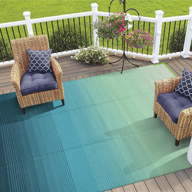 Anidaroel plastic straw weave stands up to high-traffic patios