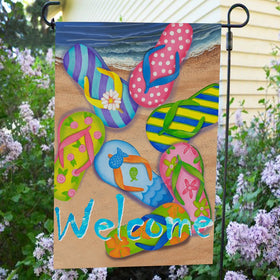 Anley 18x12-5-Inch Flag fits standard garden flag poles for easy setup.