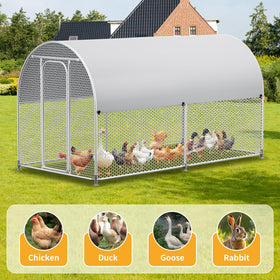 AnMetora waterproof cover protects from rain, helping poultry stay dry.
