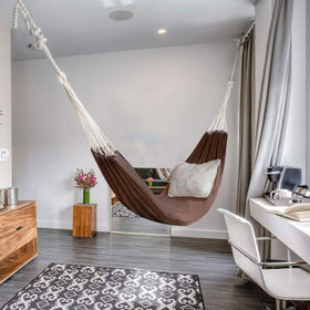 ANYOO hammock includes easy setup and breathable storage bag