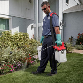Aoheke gear supports comfortable, controlled spraying across tasks and terrains.
