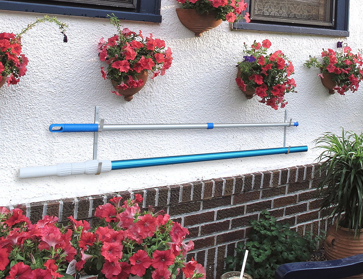 Aquatix Pro aluminium holder with screws for secure outdoor mounting