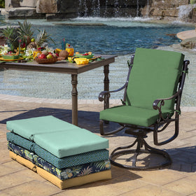 Arden Selections fade-resistant fabric preserves vibrant color under sun.