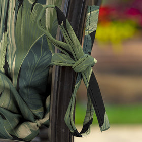 Arden Selections moisture-repellent finish helps extended outdoor use.