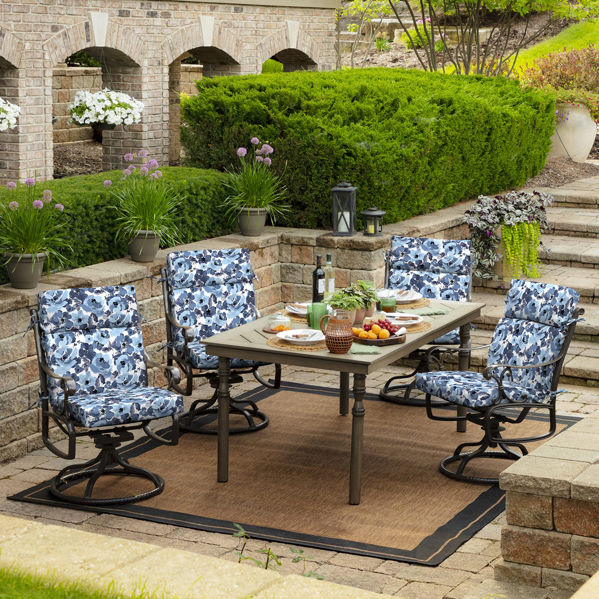 Arden Selections fade-resistant fabric under bright sun demonstration