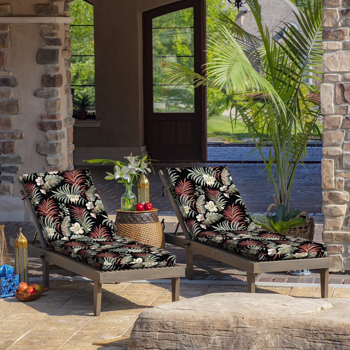Arden Selections four tie straps securely hold the cushion in place.