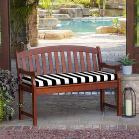 Arden Selections fade-resistant outdoor fabric maintains color outdoors.