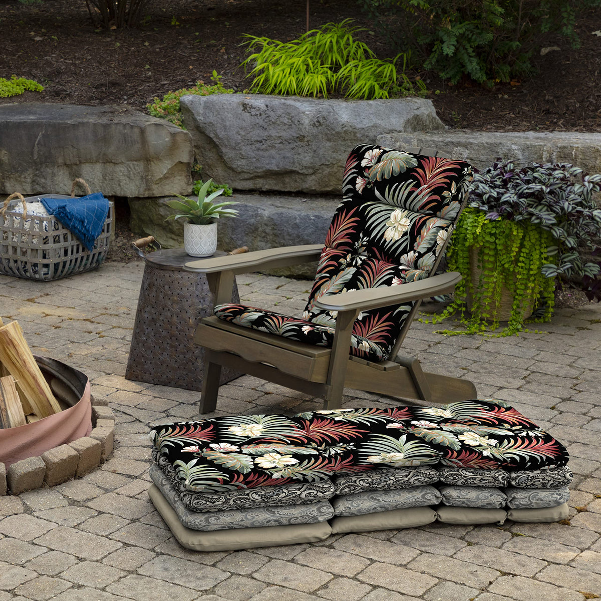 Arden Selections Simone Black Tropical chair cushion side view detail