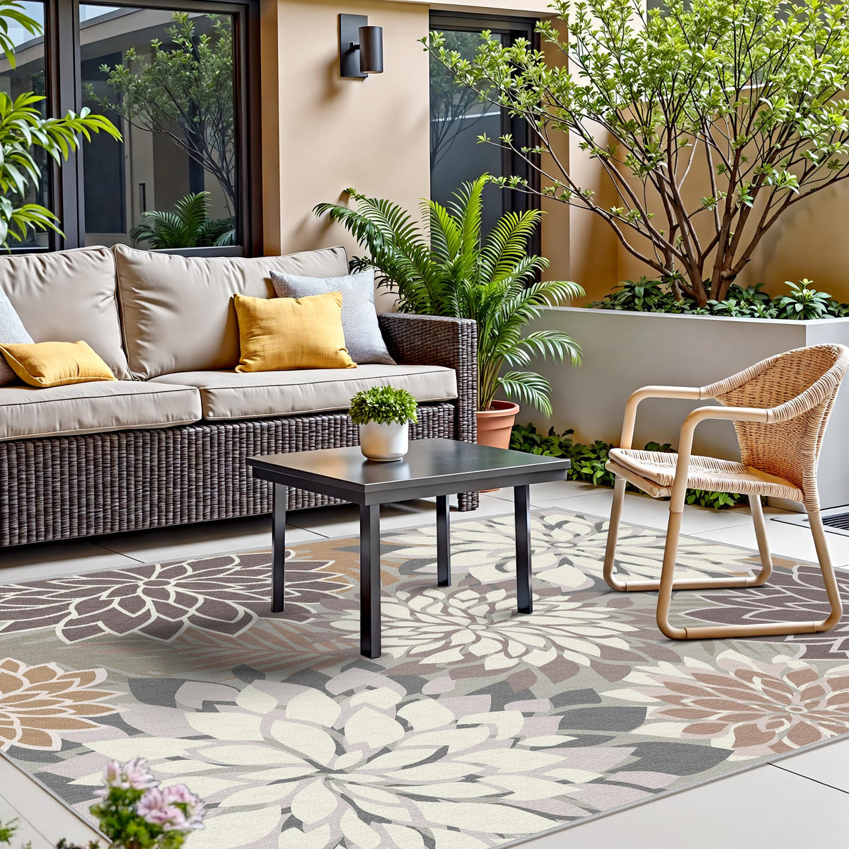 Arenarug ideal for deck, patio, garden lounging and picnics.