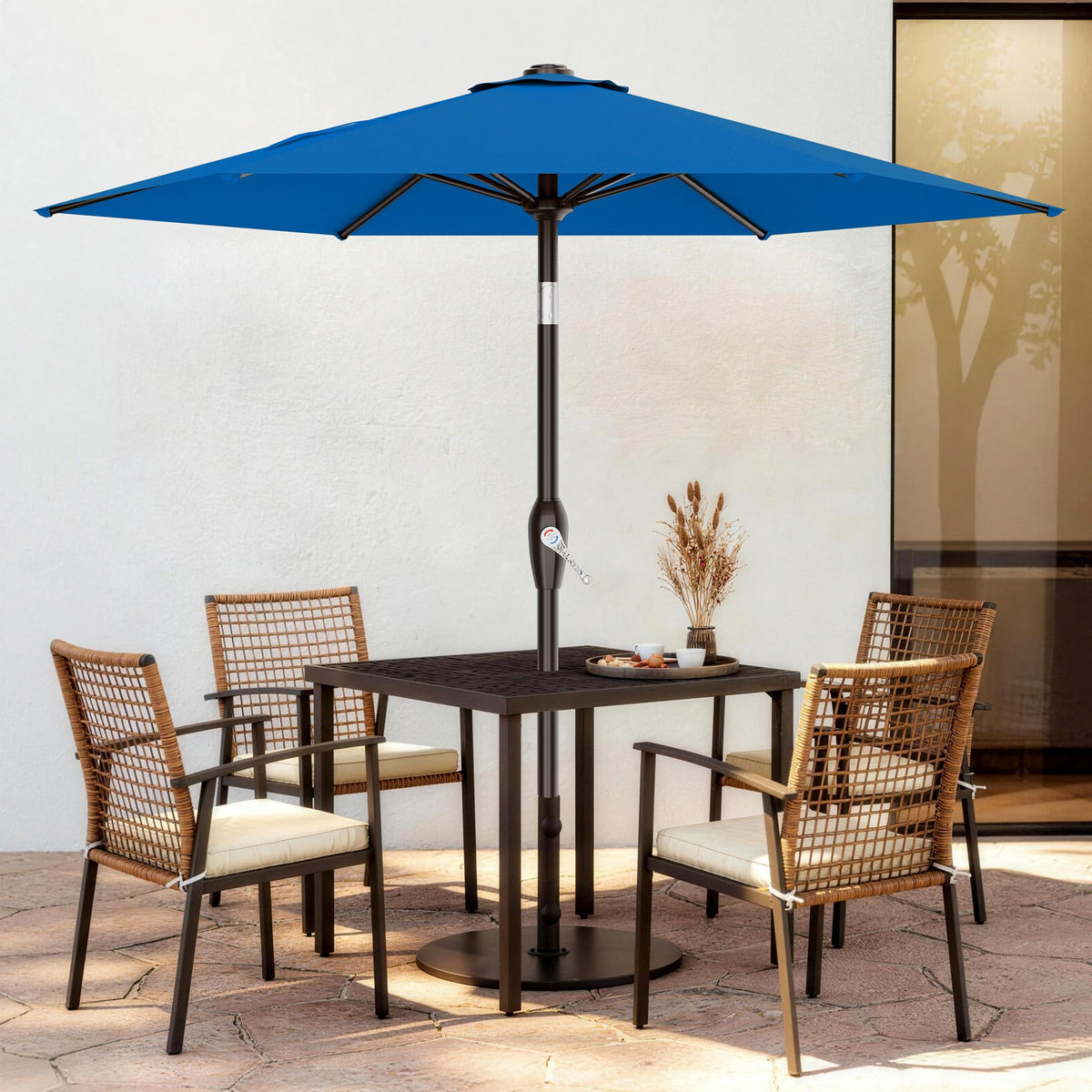 AreShark umbrella crank handle facilitates effortless height adjustment and shade control.
