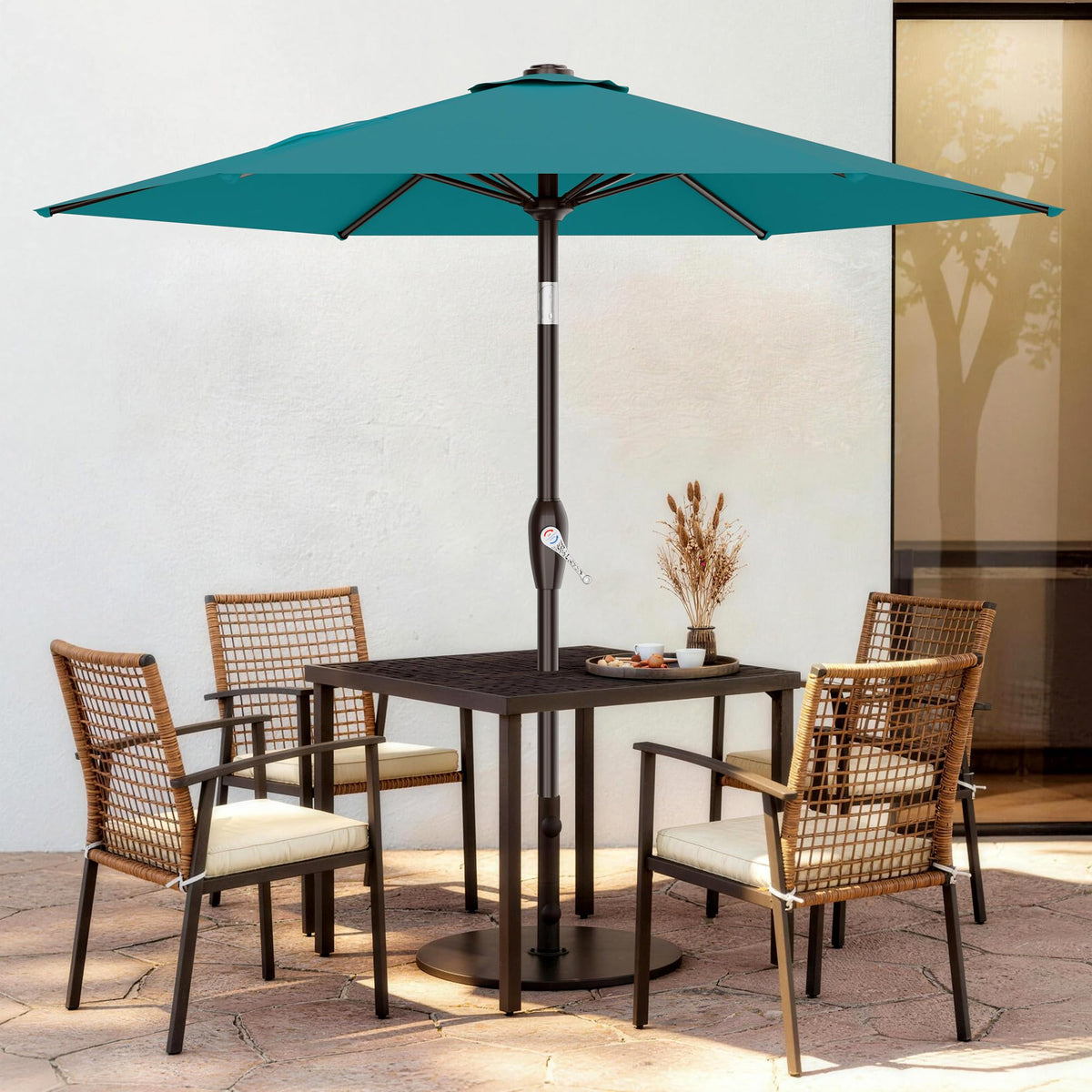 AreShark crank-handle system enables easy height and angle adjustments