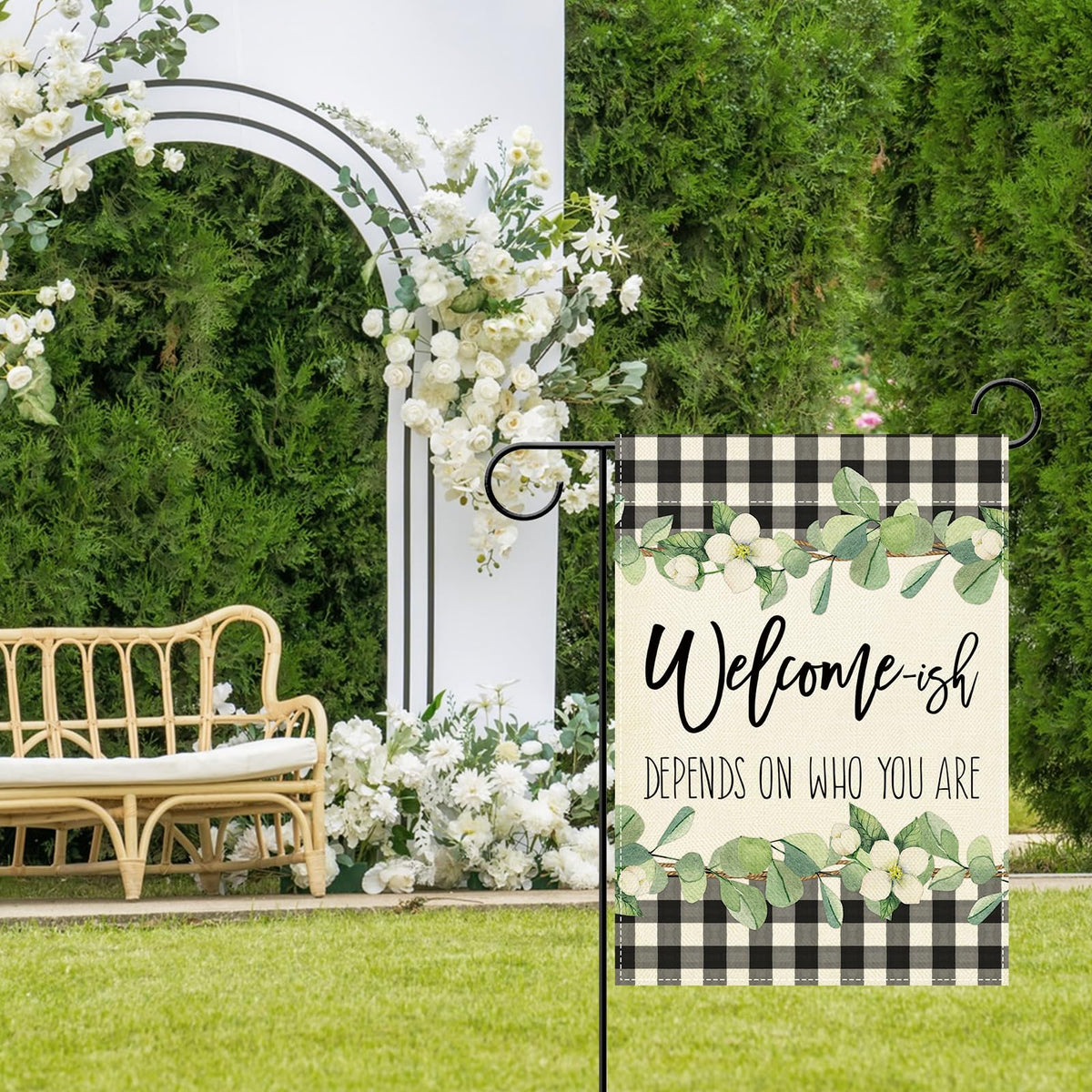 Artofy two-sided design helps switch seasonal decor on porches and fences
