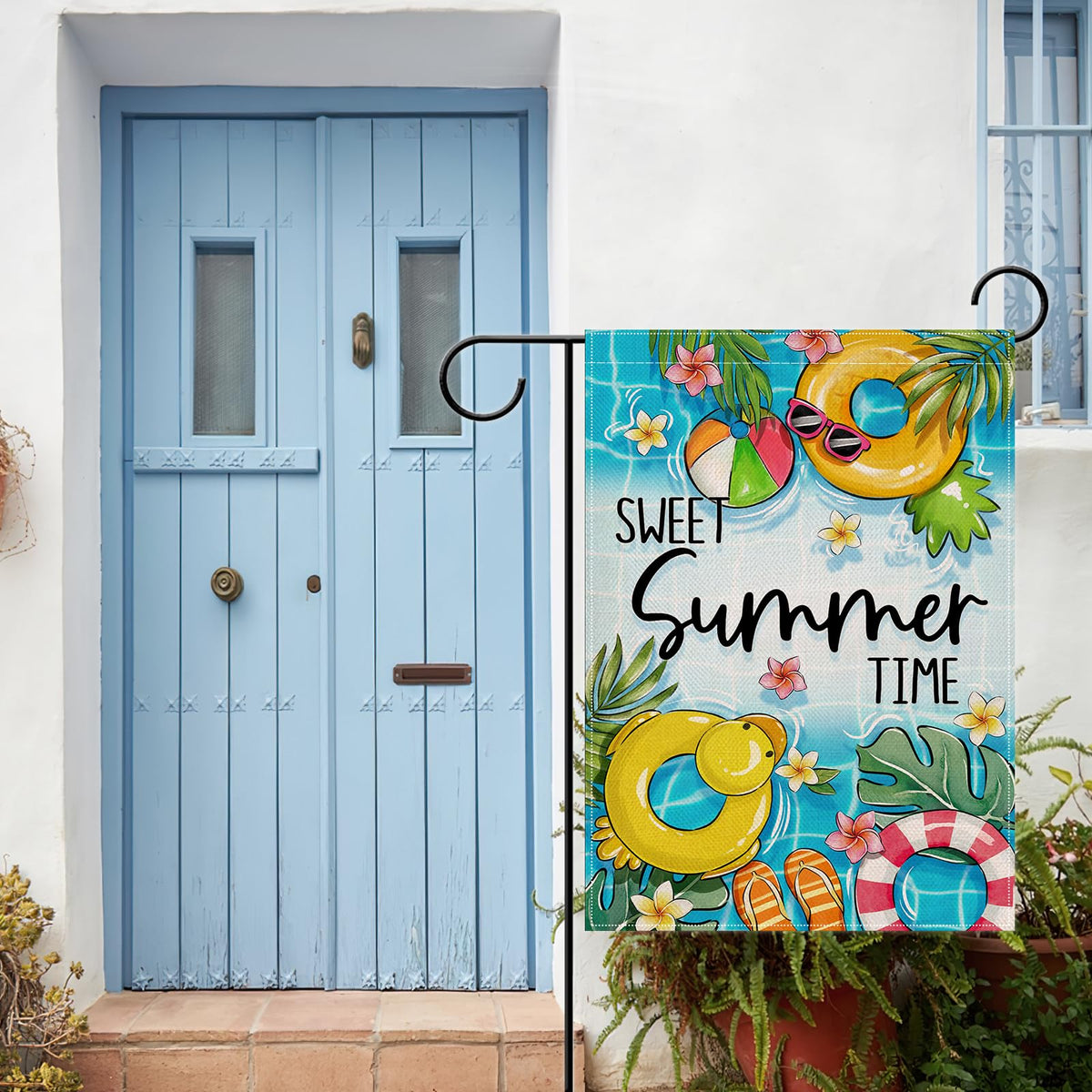 Artofy palm leaves flag enhances outdoor porch with seasonal flair.