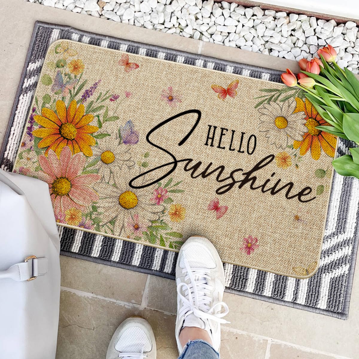 Artoid Mode butterfly daisy flowers doormat resists stains for easy cleaning after outdoor use.