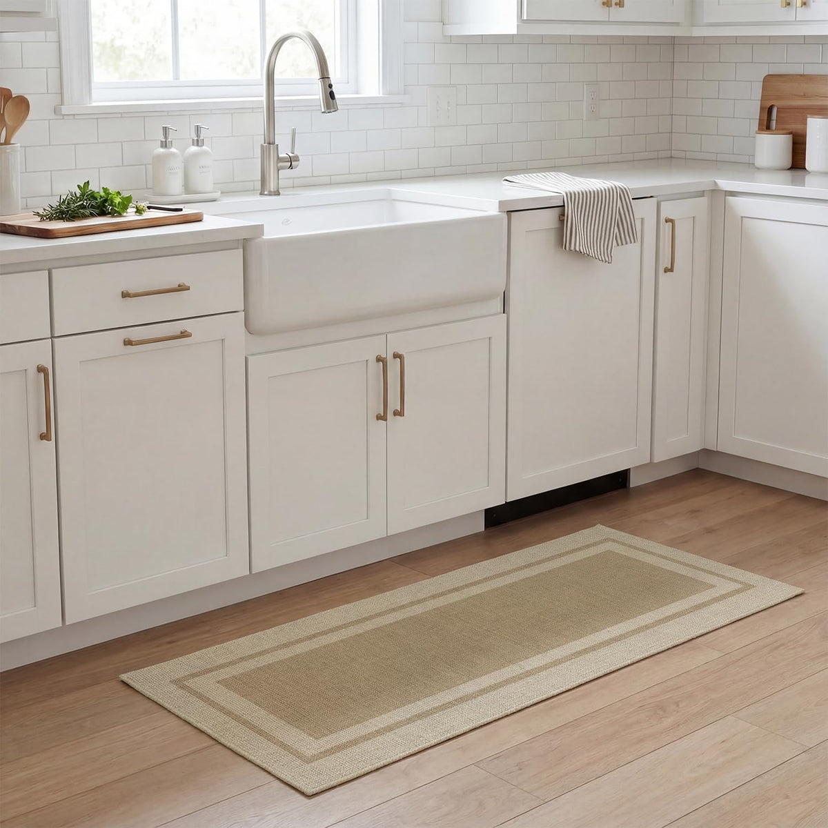 Artoid Mode doormat top material polyester felt with durable rubber back.