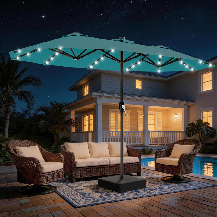 AreShark 15ft umbrella with convenient crank for easy shading.
