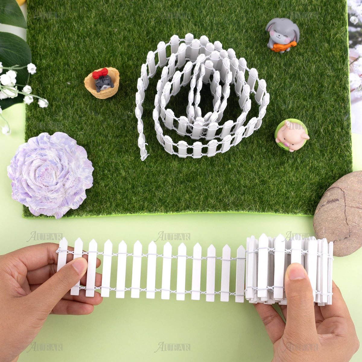 AUEAR two-piece fence creates delightful boundary lines